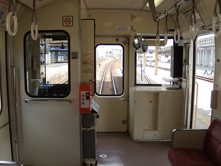 キハ11-201運転台周り