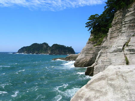 堂ヶ島天窓洞公園の三四郎島