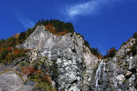 ふくべの大滝と紅葉　　白山スーパー林道