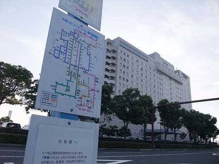 さぁ、ホテル前から出発～♪