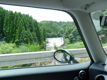 白水ダムへの道２