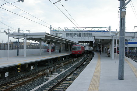 Tentative platform in Otagawa,Tokai,Aichi,Japan 2009/9/21
