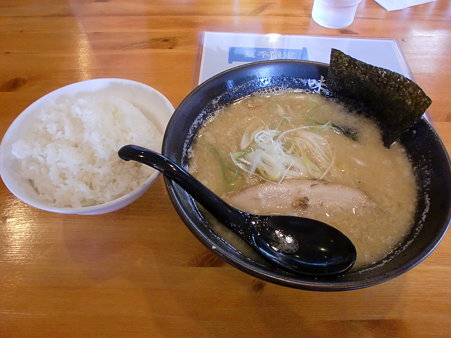 麺や白　みそ＋ライス大