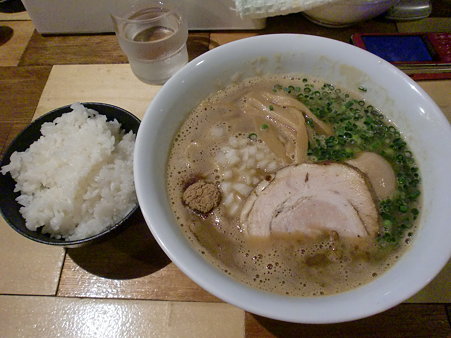 らーめん佳　あじ玉ラーメン＋ライス