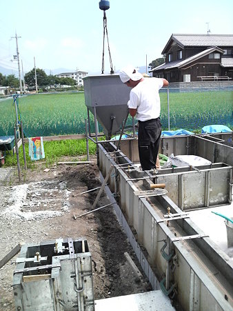 コンクリ投入