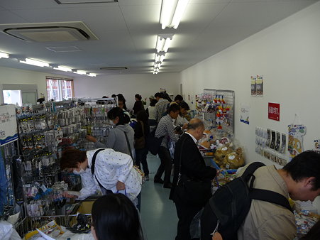 091019-Y150 バーゲン会場 (3)