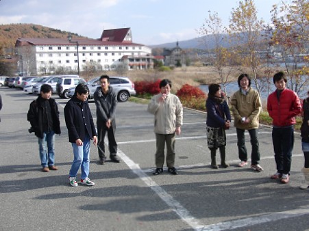 伯爵登場