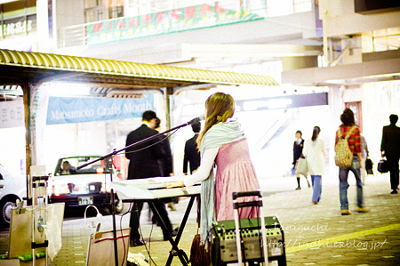 松本駅前で NEX-5 FD50 F1.4