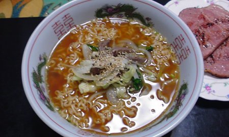 サッポロ一番ごま味ラーメン(鹿肉チャー野菜炒め乗せ)