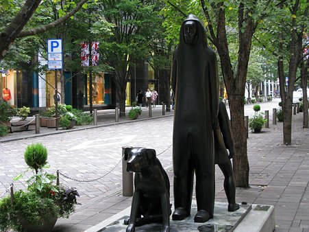 2009.10.03 丸の内仲通り 二人の人物と犬 1988 デトルフ・クラフト
