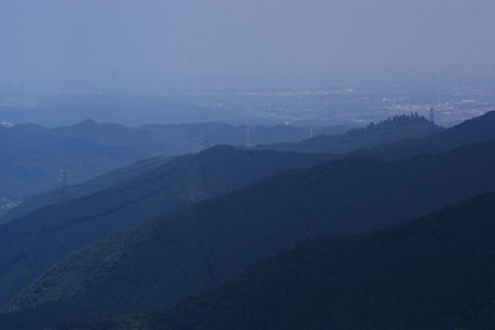 山頂から観る山並み090815-658