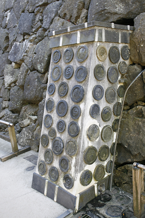 姫路城・歴代城主の家紋瓦