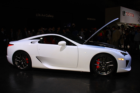 レクサス（LFA）