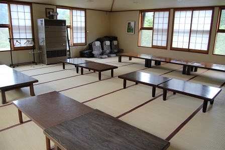 日帰り休憩室。無料で麦茶を飲める