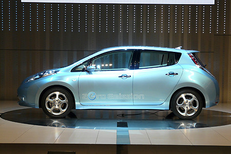 日産電気自動車リーフ　２