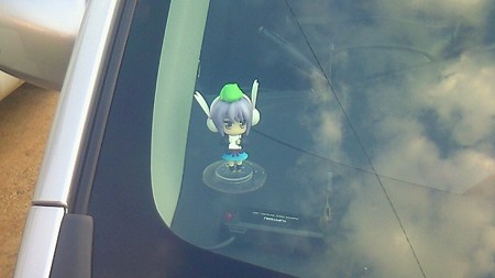 クルマに飾ってみた　２